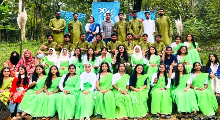 শরতের আবেগে কবিতার রঙ, এমসি কলেজে প্রাণবন্ত শরৎ কবিতা উৎসব